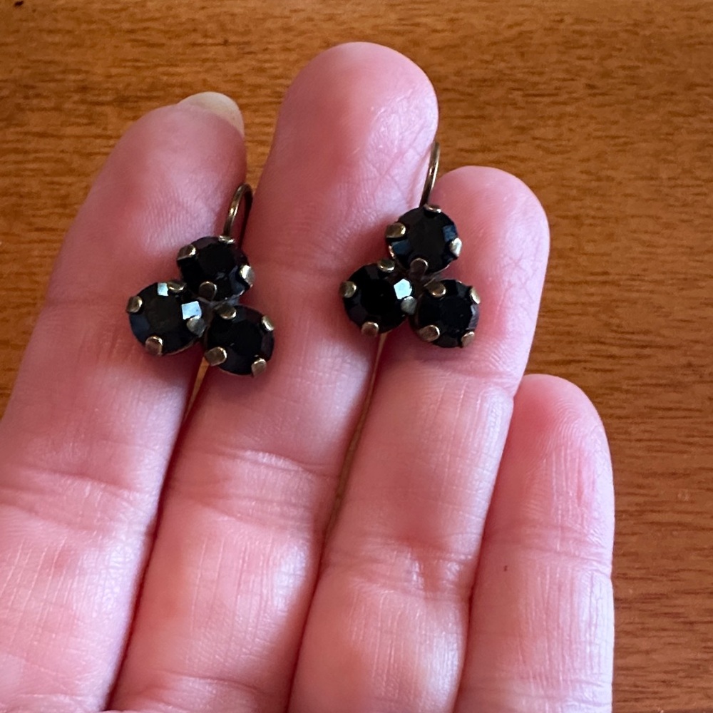 Sabika Black Cluster Earrings